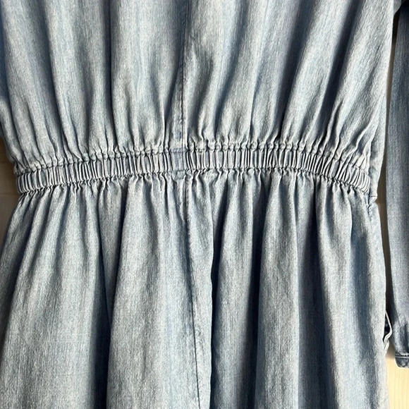 Old Navy Chambray Long Sleeve Wide leg Cropped Jumpsuit women’s size Medium - Picture 13 of 15